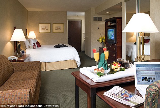 DeAndre Hopkins Hotels: Top Accommodation Choices for Fans.