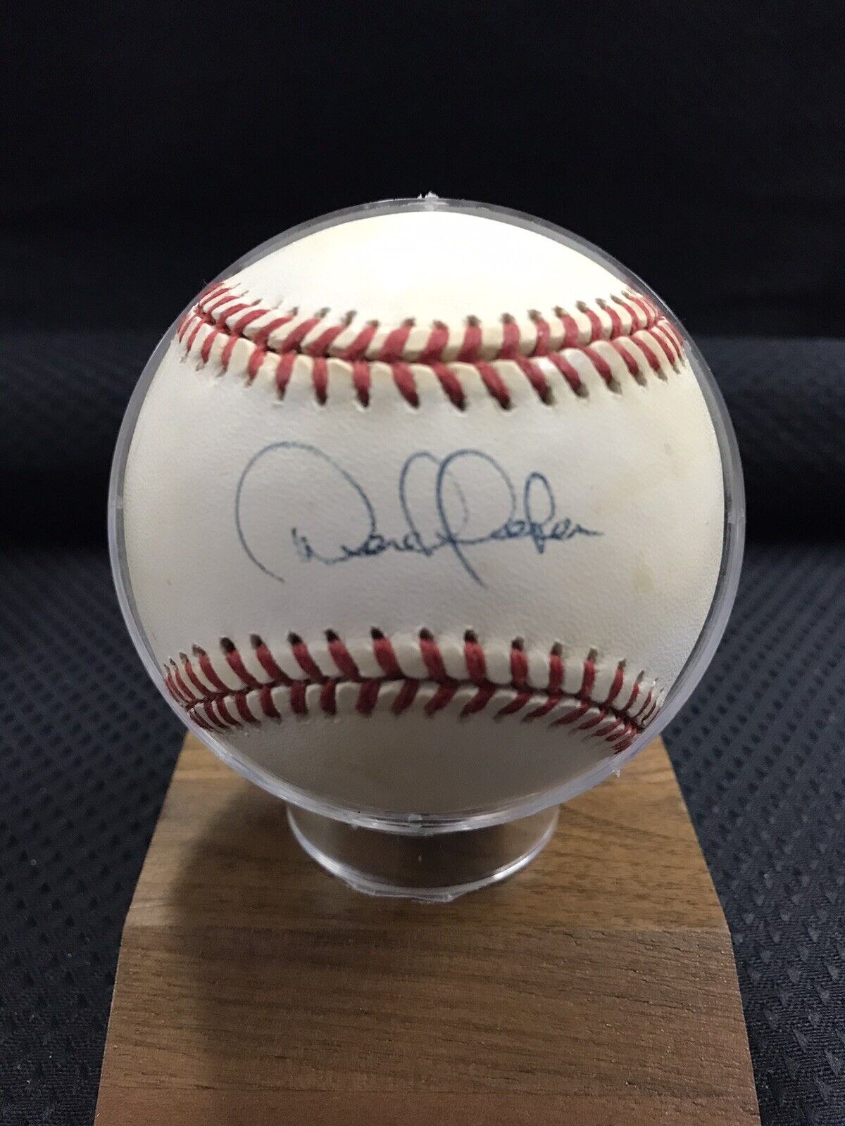 Get a Jeter Signed Baseball: Easy Tips to Find Authentic Memorabilia Online!