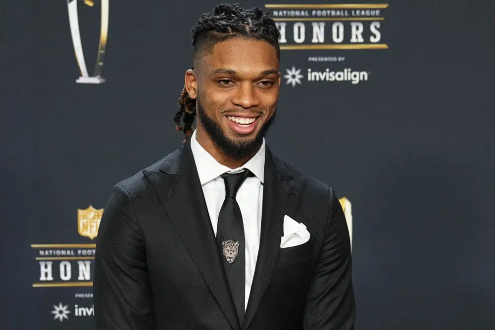 Damar Hamlin Net Worth 2023: The Real Story on His Earnings!